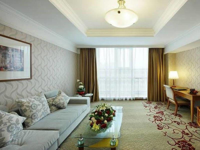 שנג'ן South China Harbour View Hotel מראה חיצוני תמונה